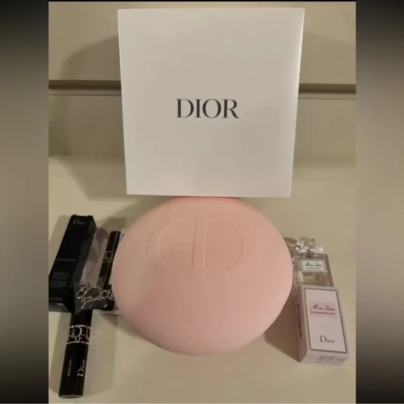 Dior Beaute Iconic Makeup Bundle NEW in Box - Picture 7 of 13